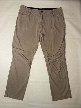 Swiss Tech Men's Khaki Straight-Leg Chinos